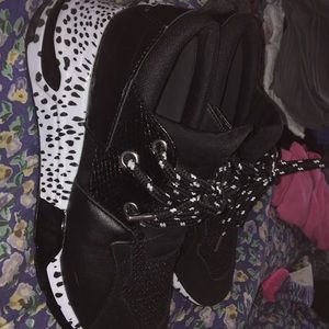 Steve Madden Shoes - Steve Madden black and white trendy sneakers 9 Steve Madden Shoes - Steve Madden black and white trendy sneakers 9